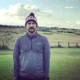 Porträt von Patrik Breitenmoser, Fractional AI Officer und Gründer von WhyAI